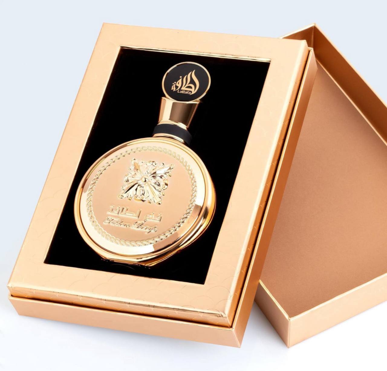 Shop Lattafa Fakhar Gold Extrait Eau de Parfum 100ml – a luxurious floral, fruity, and musky-woody fragrance. Intense, long-lasting, and refined.