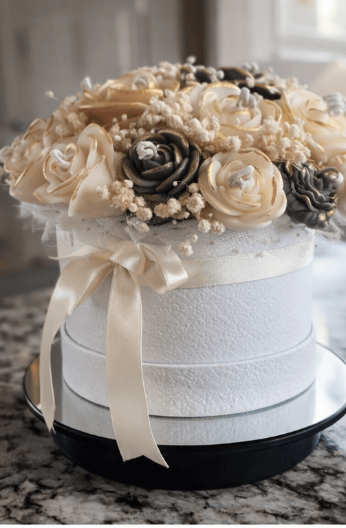 Handmade luxury flower candle bouquet with vanilla floral scent in decorative box